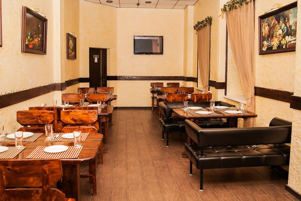 Gubernia Hotel Харков Екстериор снимка