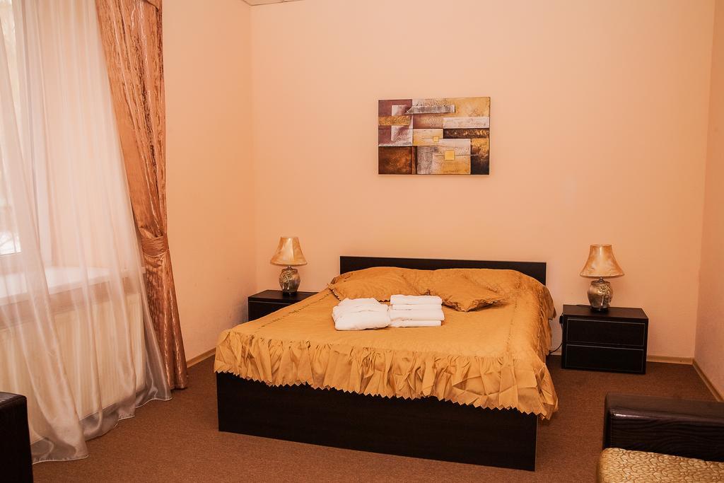 Gubernia Hotel Харков Екстериор снимка
