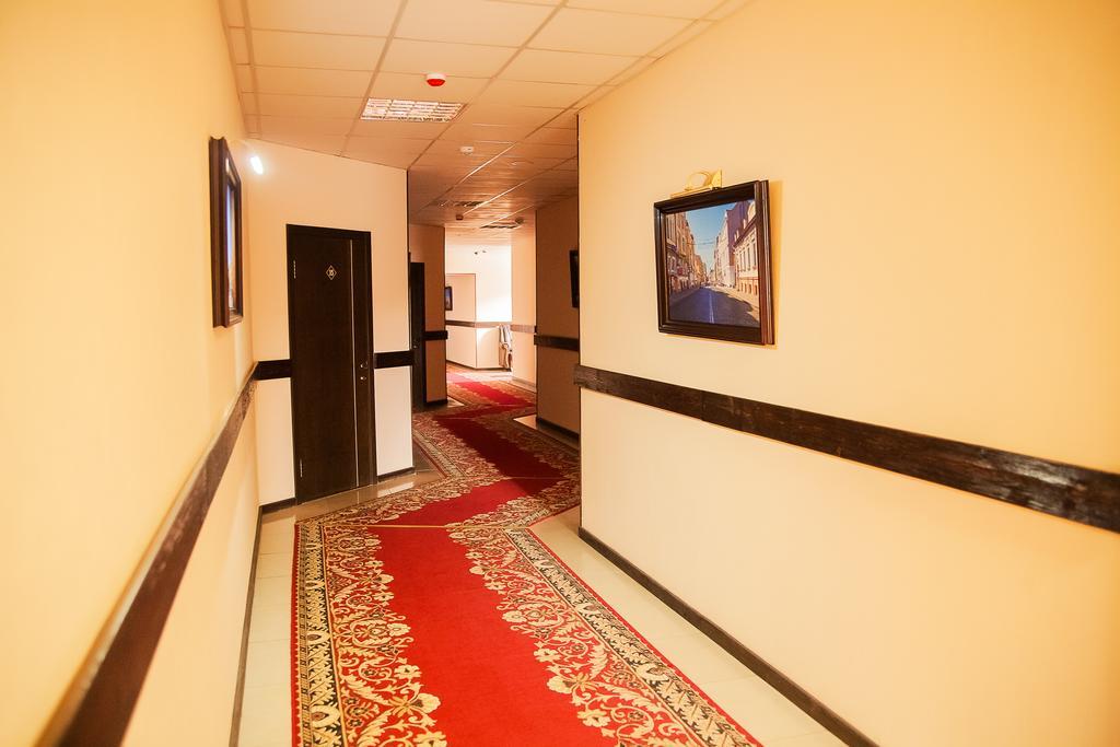 Gubernia Hotel Харков Екстериор снимка