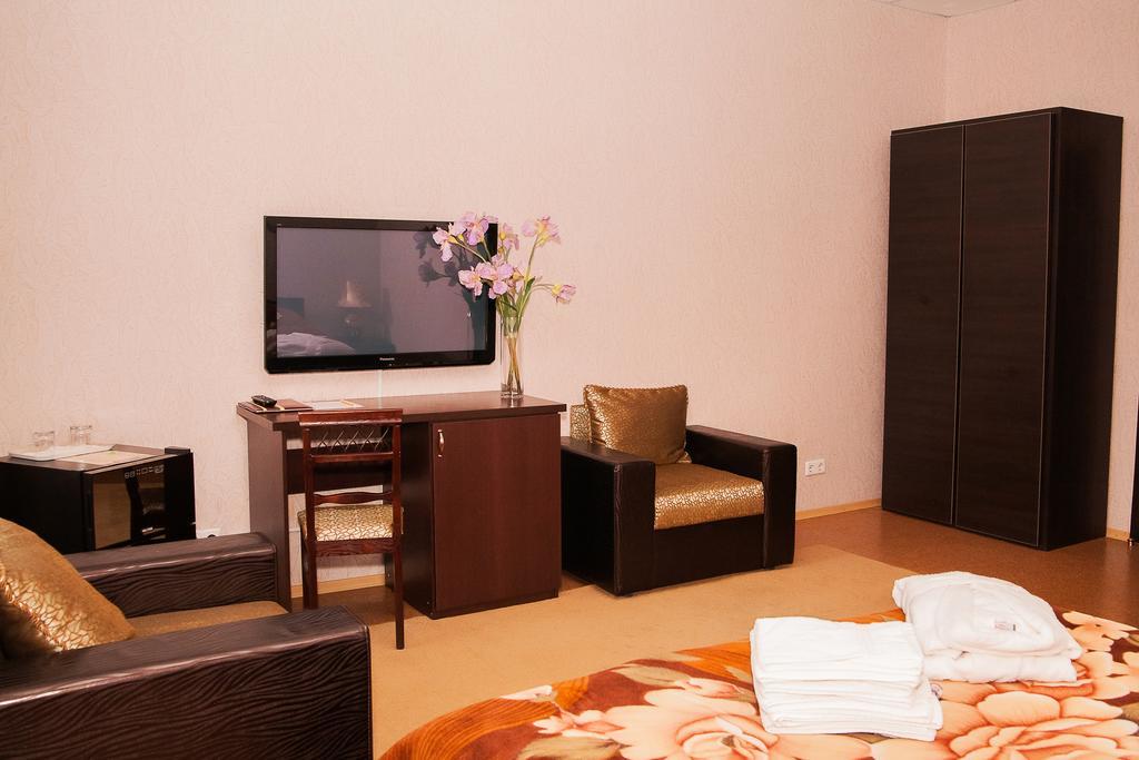 Gubernia Hotel Харков Екстериор снимка
